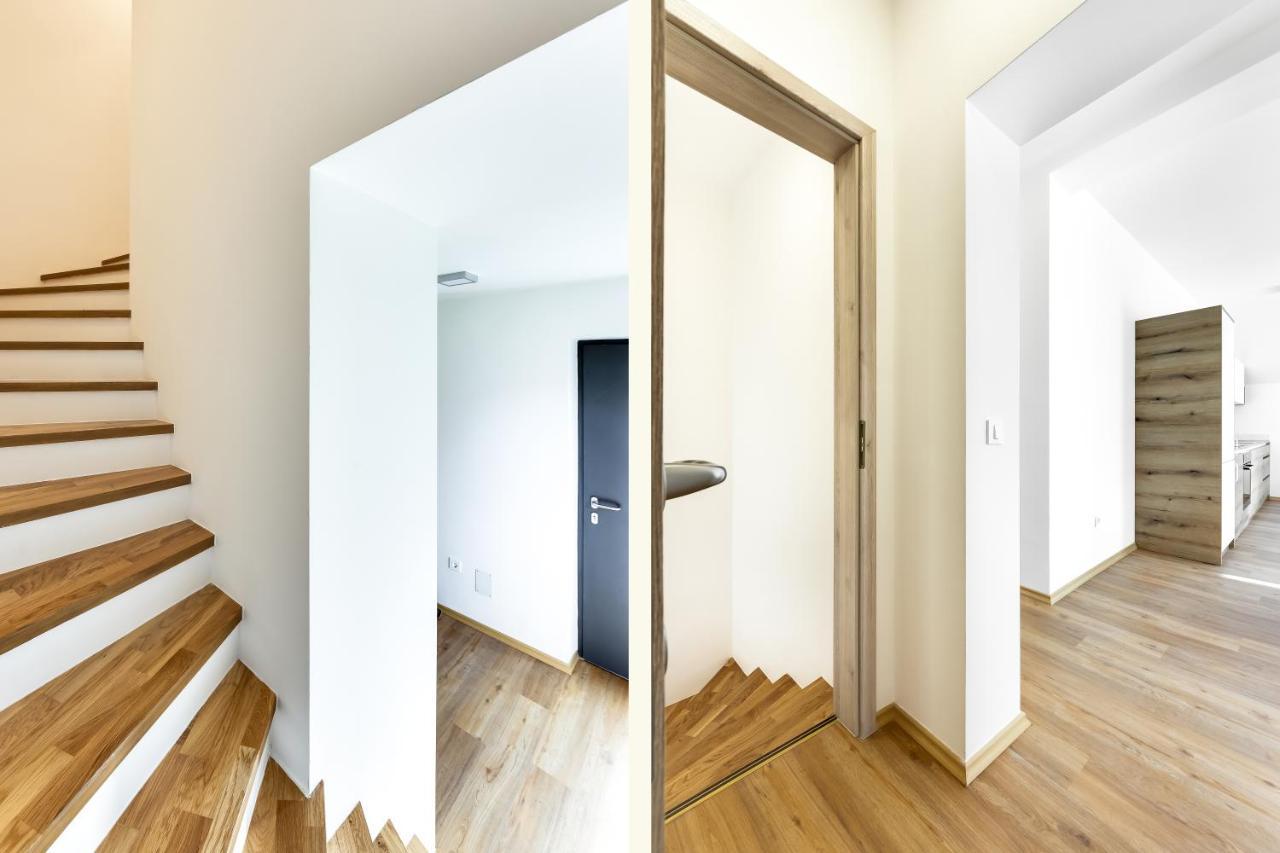 Chic Apartments With Finnish Sauna And Jacuzzi ครานสกา โกรา ภายนอก รูปภาพ