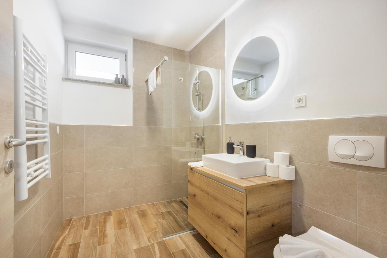 Chic Apartments With Finnish Sauna And Jacuzzi ครานสกา โกรา ภายนอก รูปภาพ