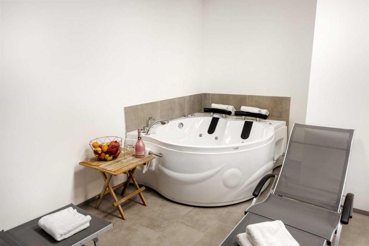 Chic Apartments With Finnish Sauna And Jacuzzi ครานสกา โกรา ภายนอก รูปภาพ