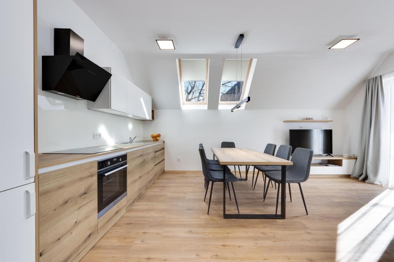 Chic Apartments With Finnish Sauna And Jacuzzi ครานสกา โกรา ภายนอก รูปภาพ