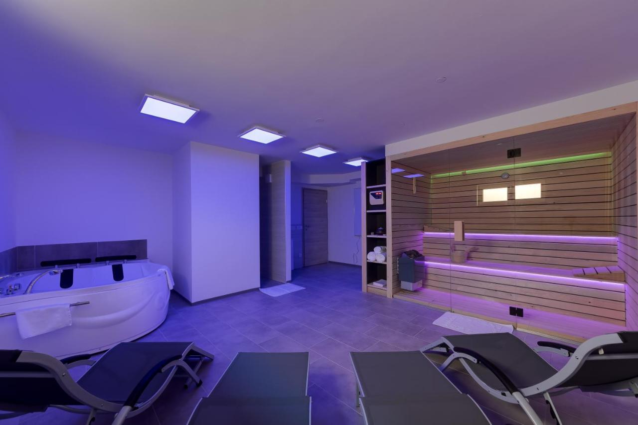 Chic Apartments With Finnish Sauna And Jacuzzi ครานสกา โกรา ภายนอก รูปภาพ