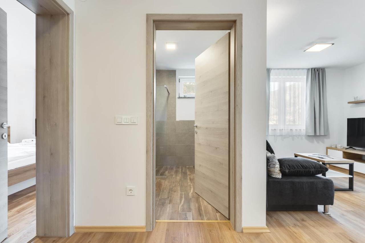 Chic Apartments With Finnish Sauna And Jacuzzi ครานสกา โกรา ภายนอก รูปภาพ