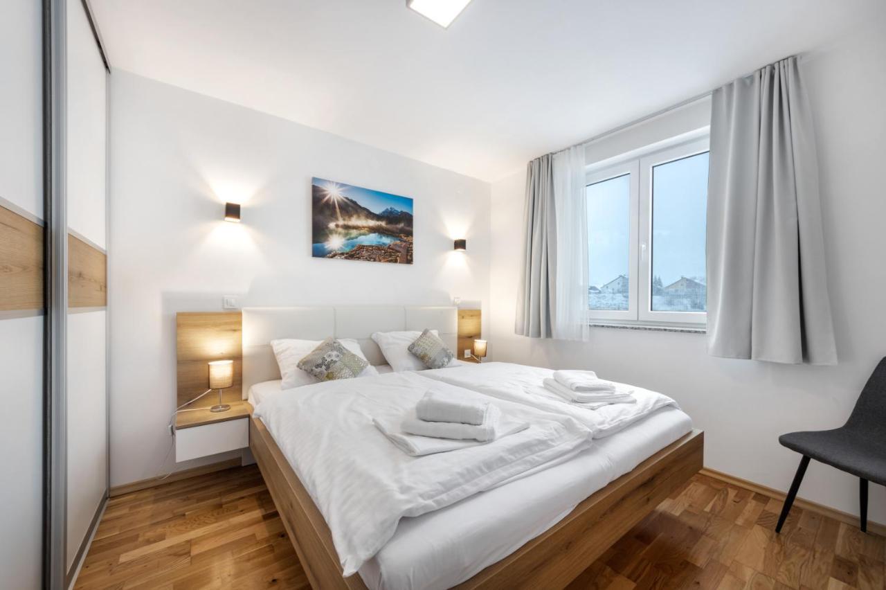 Chic Apartments With Finnish Sauna And Jacuzzi ครานสกา โกรา ภายนอก รูปภาพ