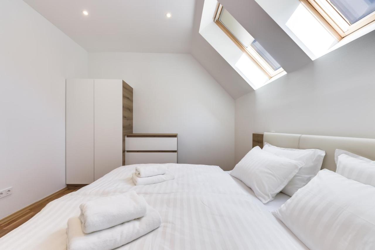 Chic Apartments With Finnish Sauna And Jacuzzi ครานสกา โกรา ภายนอก รูปภาพ