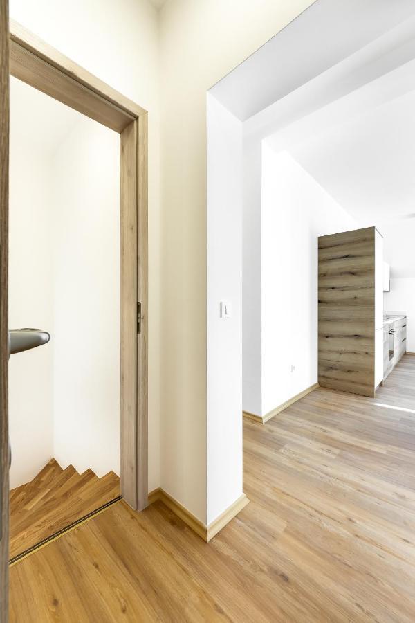 Chic Apartments With Finnish Sauna And Jacuzzi ครานสกา โกรา ภายนอก รูปภาพ