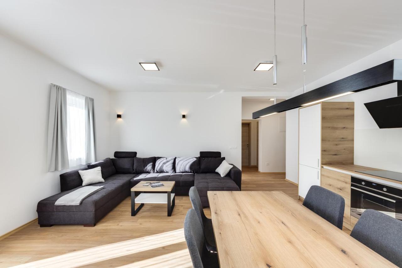 Chic Apartments With Finnish Sauna And Jacuzzi ครานสกา โกรา ภายนอก รูปภาพ