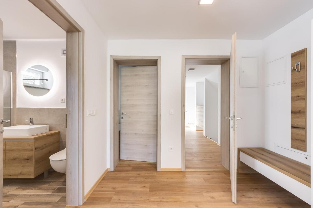 Chic Apartments With Finnish Sauna And Jacuzzi ครานสกา โกรา ภายนอก รูปภาพ