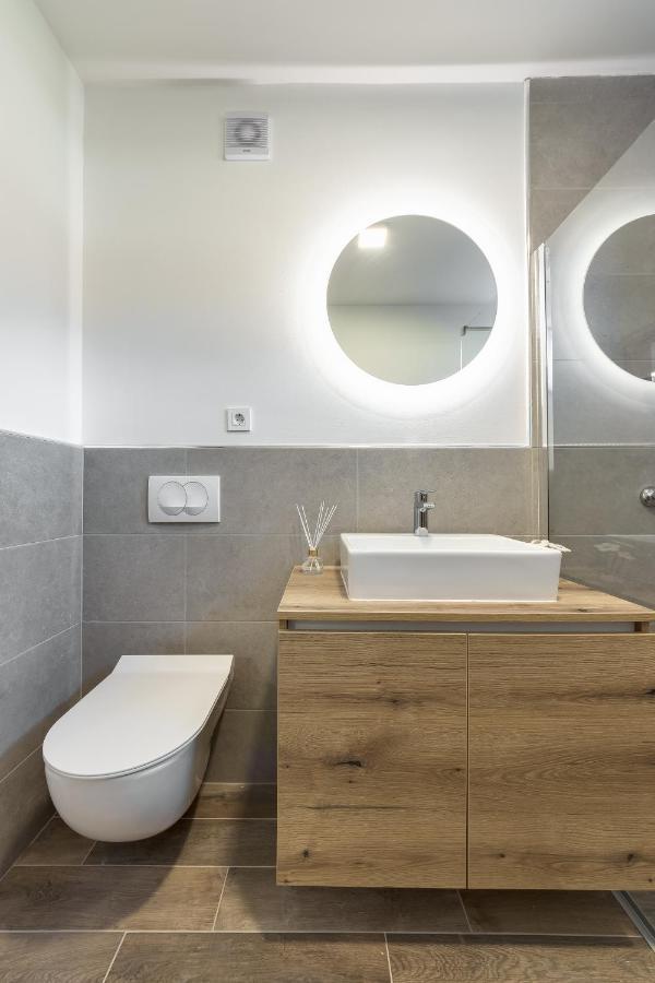 Chic Apartments With Finnish Sauna And Jacuzzi ครานสกา โกรา ภายนอก รูปภาพ