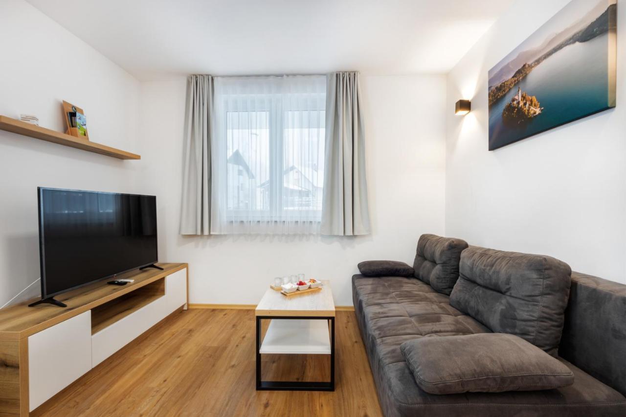 Chic Apartments With Finnish Sauna And Jacuzzi ครานสกา โกรา ภายนอก รูปภาพ