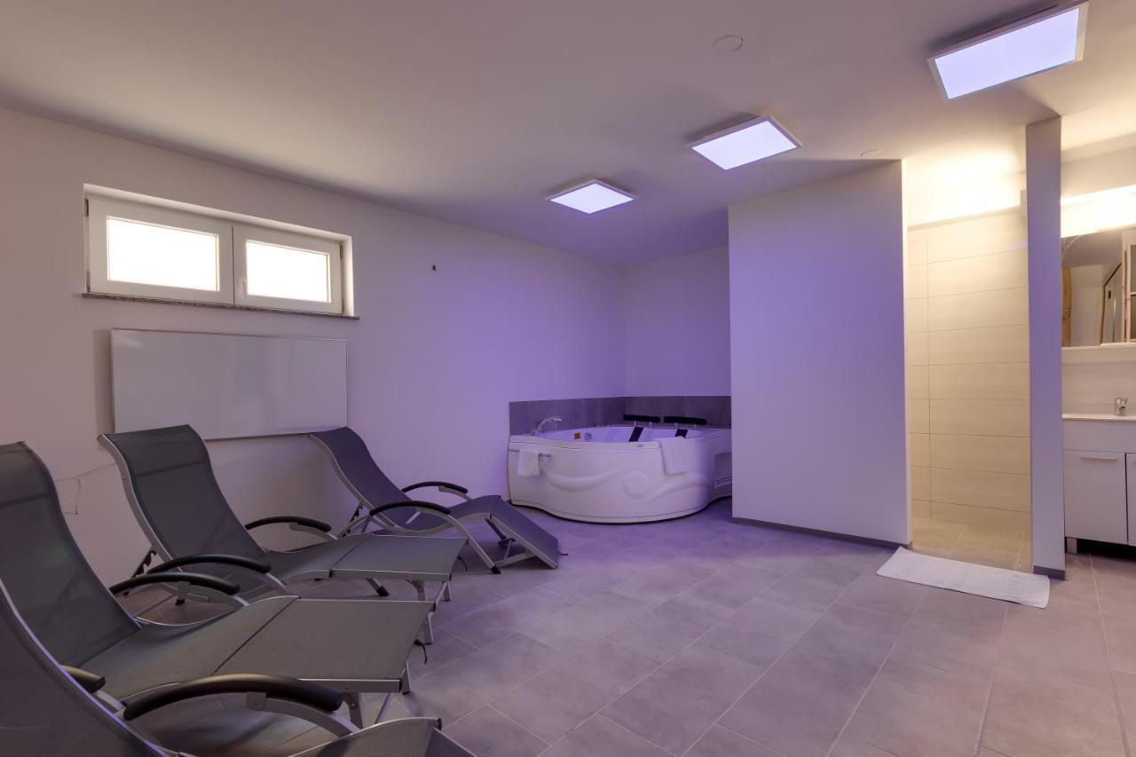 Chic Apartments With Finnish Sauna And Jacuzzi ครานสกา โกรา ภายนอก รูปภาพ